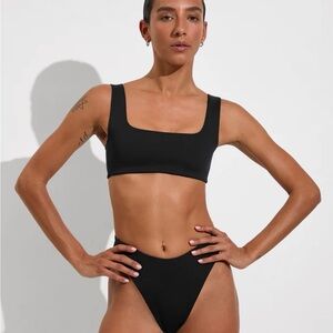 Left On Friday Black Streamline Top & Dip Bottom